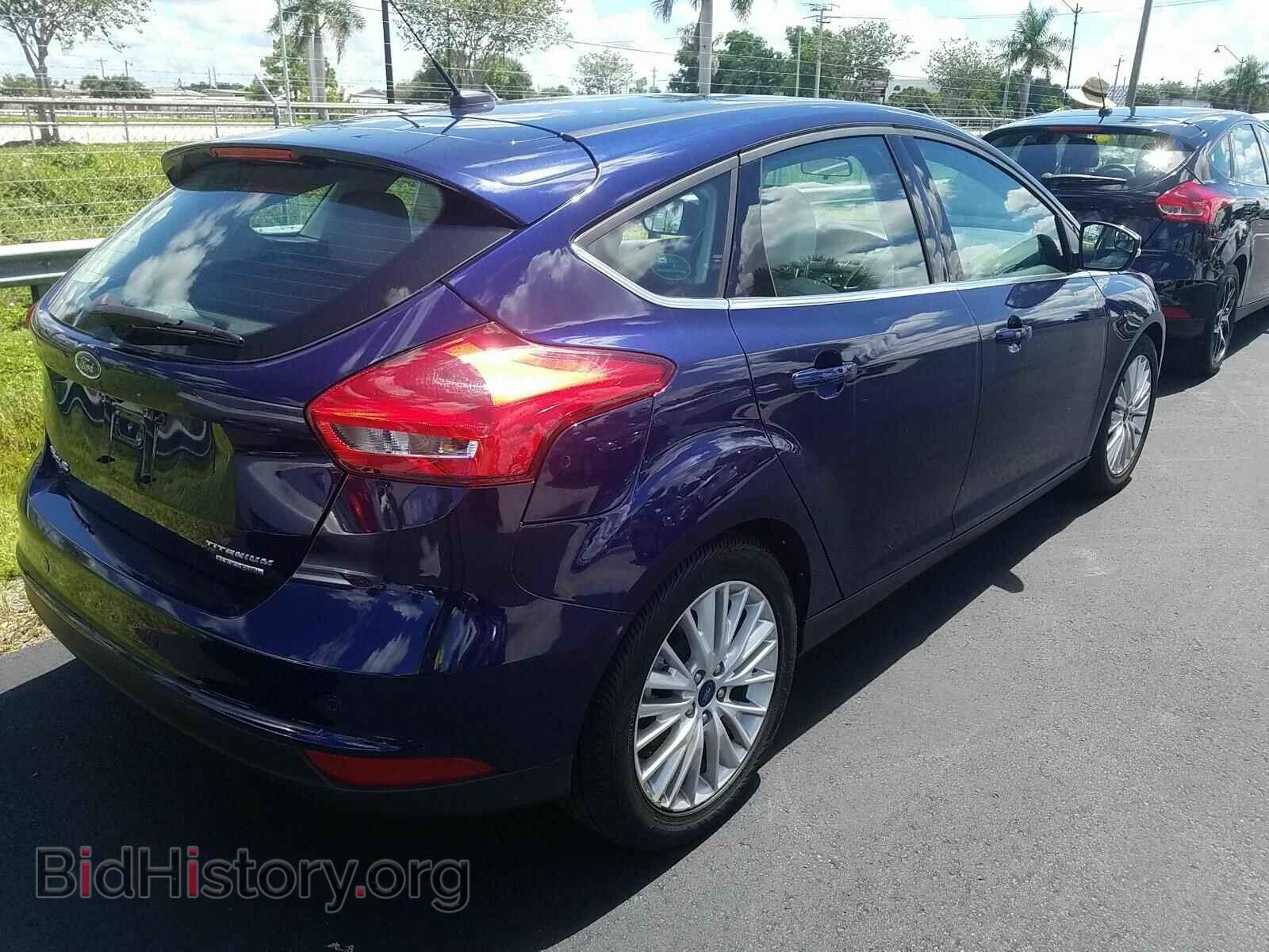 2016 Ford Focus - VIN: 1FADP3N26GL335500 - Photo 2