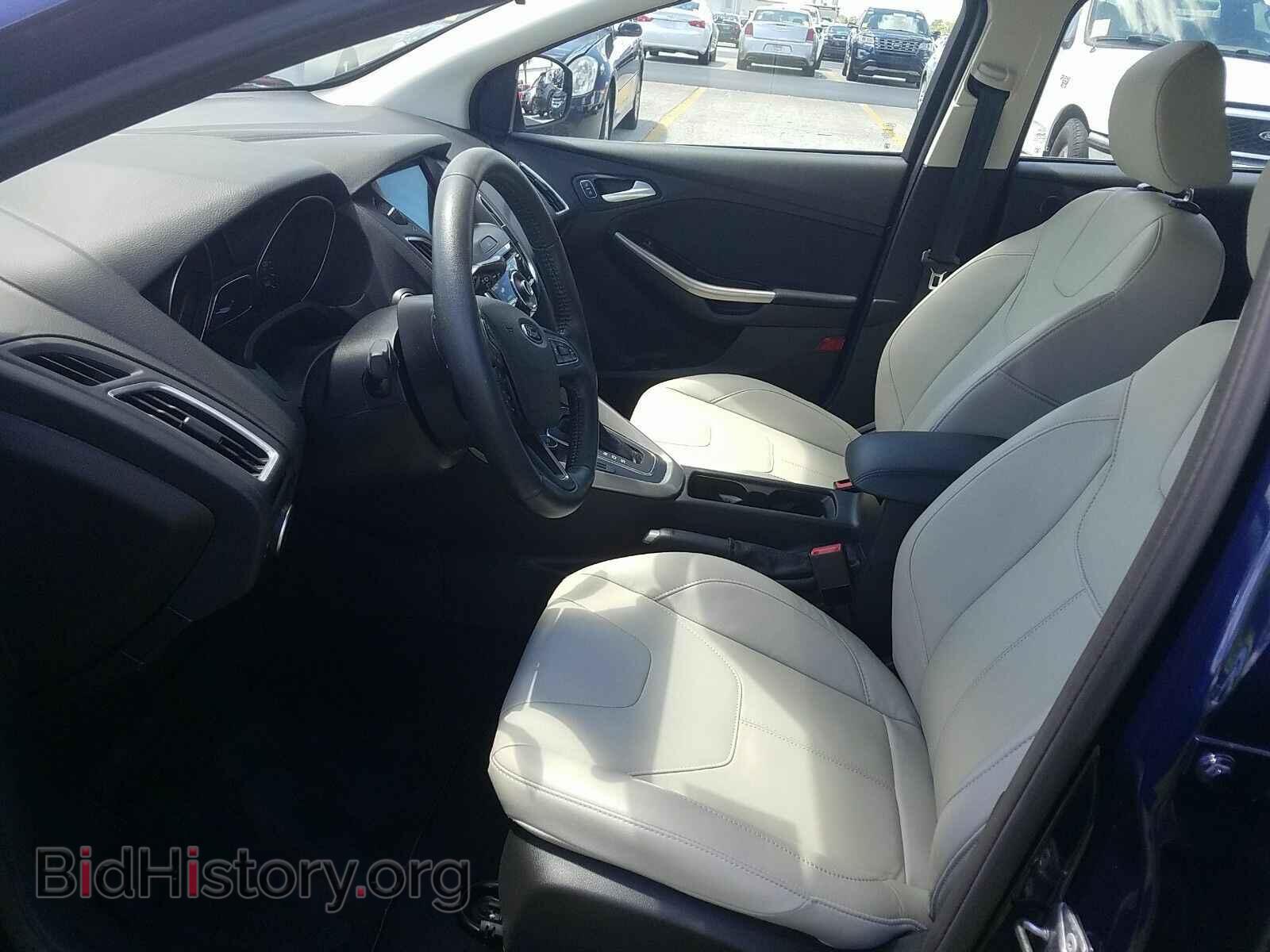 2016 Ford Focus - VIN: 1FADP3N26GL335500 - Photo 3