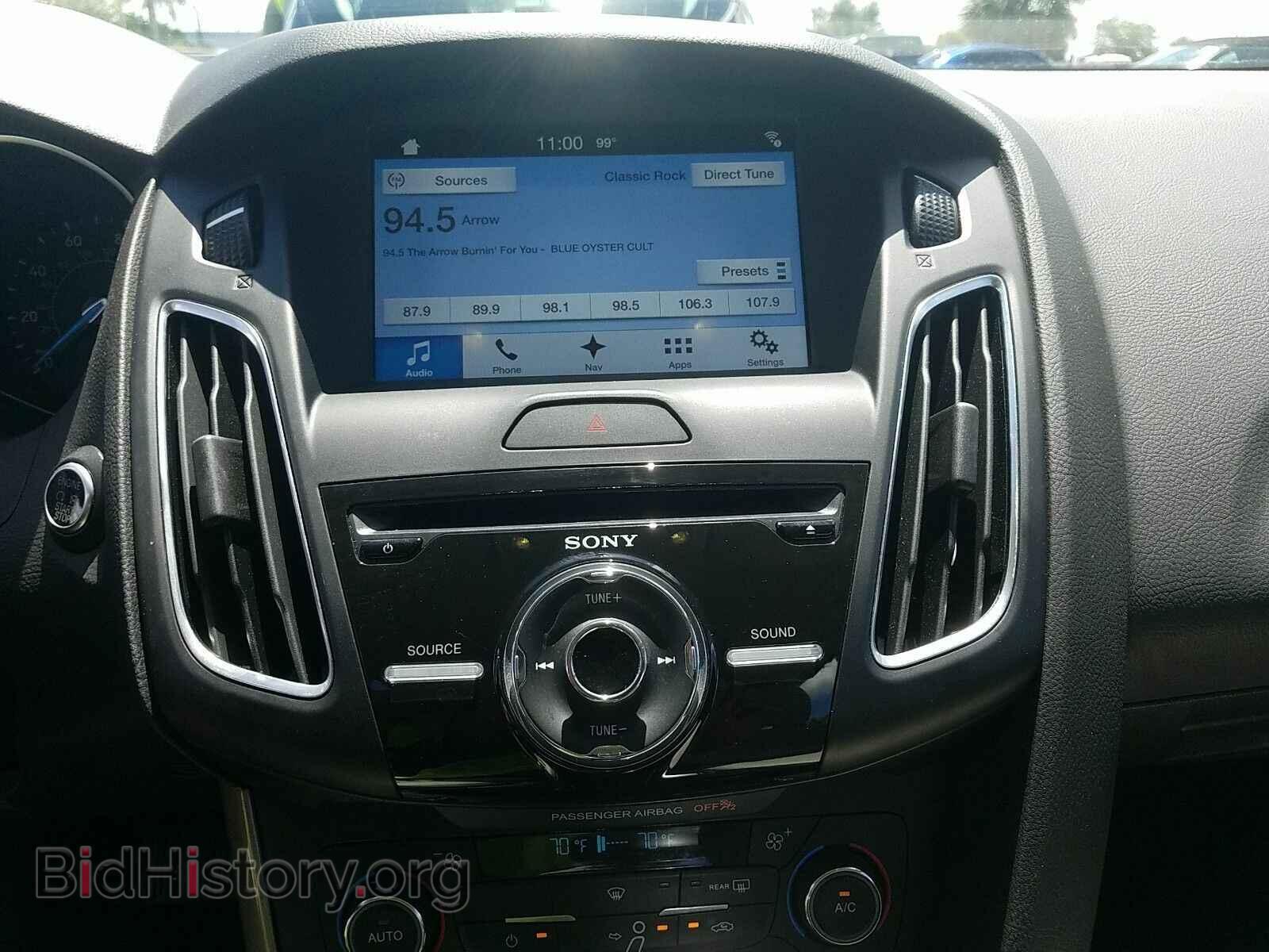 2016 Ford Focus - VIN: 1FADP3N26GL335500 - Photo 4