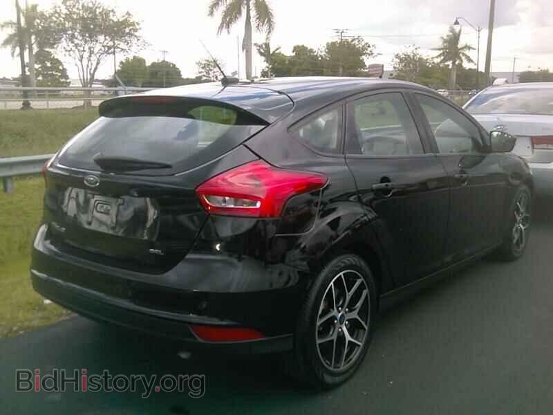 2017 Ford Focus - VIN: 1FADP3M29HL256566 - Фото 2