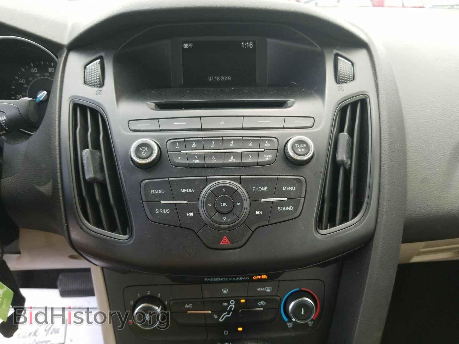 2017 Ford Focus - VIN: 1FADP3F21HL280065 - Фото 4
