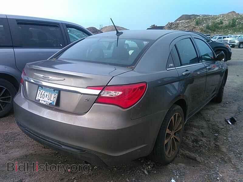 2013 Chrysler 200 - VIN: 1C3CCBBB8DN605606 - Фото 2
