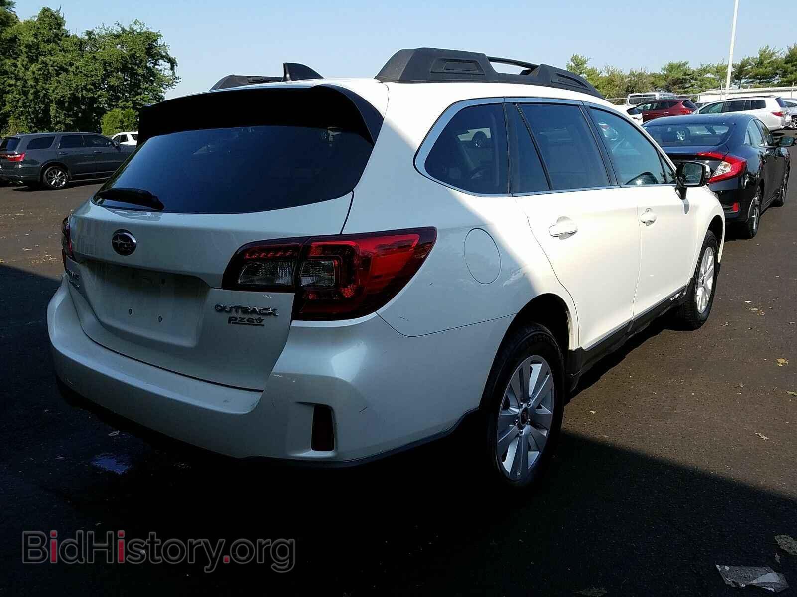 2016 Subaru Outback - VIN: 4S4BSAFC2G3240973 - Фото 2