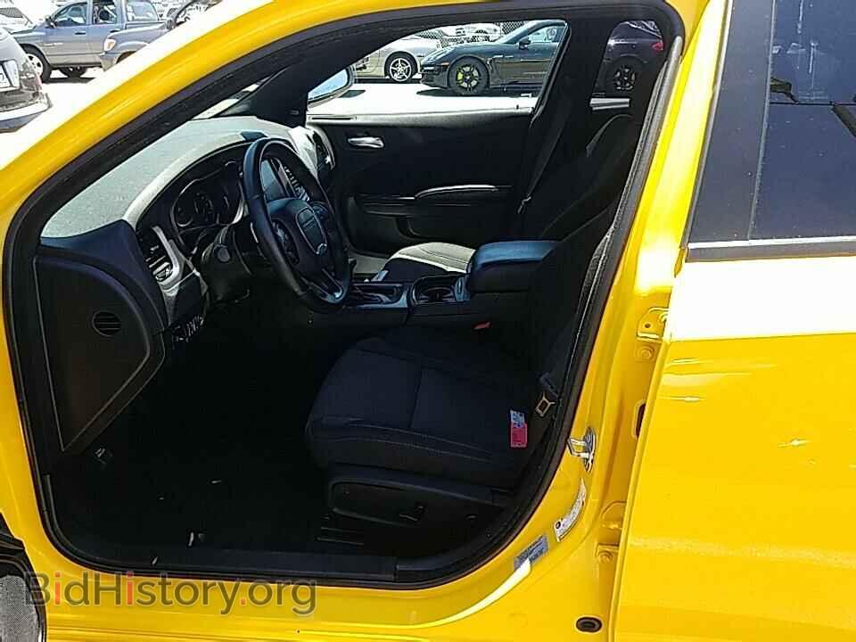 2017 Dodge Charger - VIN: 2C3CDXCTXHH653012 - Photo 3