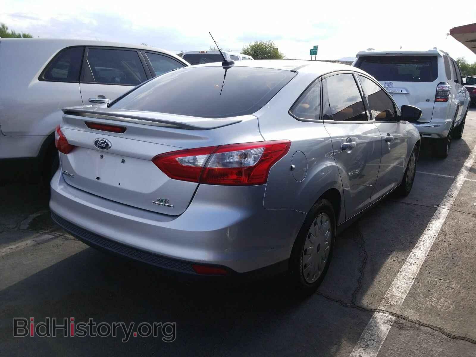 2013 Ford Focus - VIN: 1FADP3F20DL321487 - Фото 2