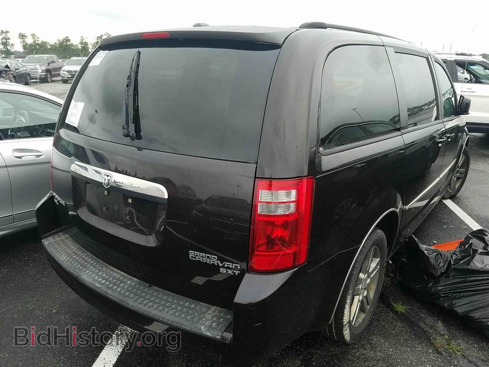 2010 Dodge Grand Caravan - VIN: 2D4RN6DX7AR371248 - Фото 2