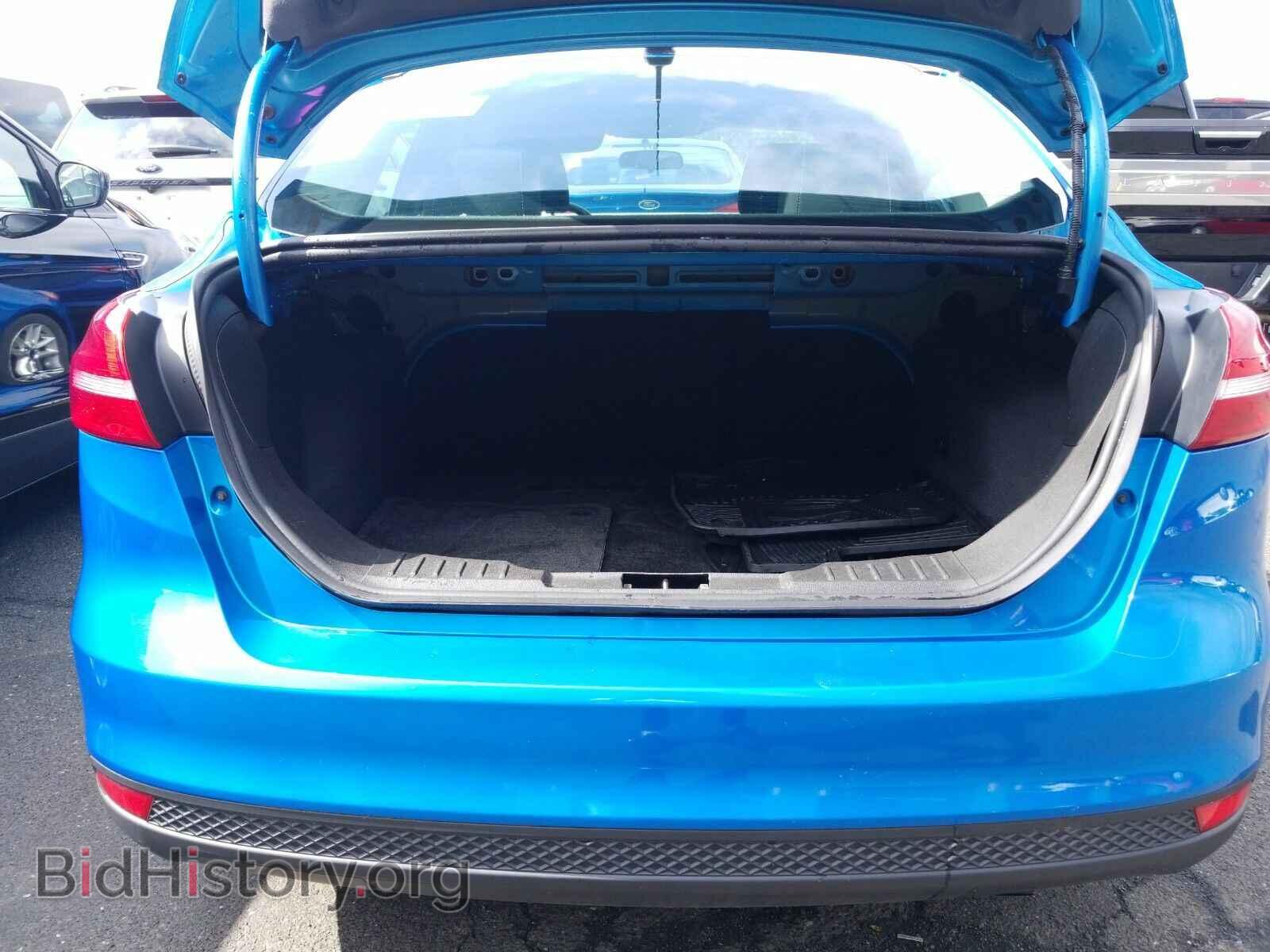 2016 Ford Focus - VIN: 1FADP3F25GL292248 - Photo 7