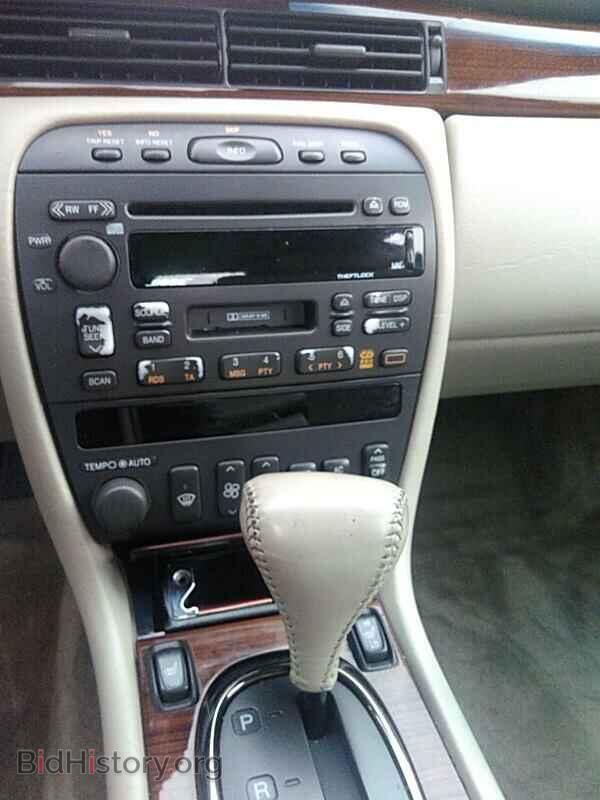 2001 Cadillac Eldorado - VIN: 1G6ET12941B108662 - Фото 4