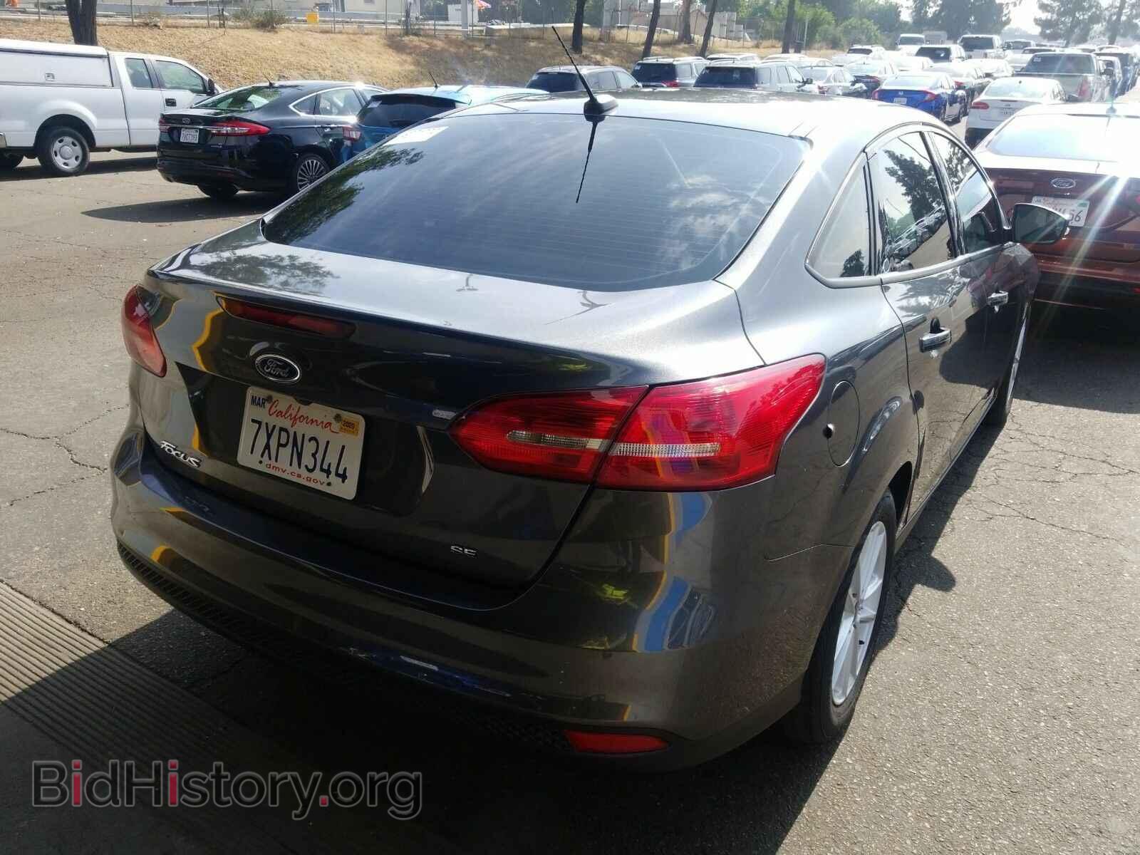 2017 Ford Focus - VIN: 1FADP3F20HL206152 - Фото 2