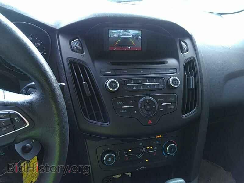 2017 Ford Focus - VIN: 1FADP3F28HL253607 - Фото 4