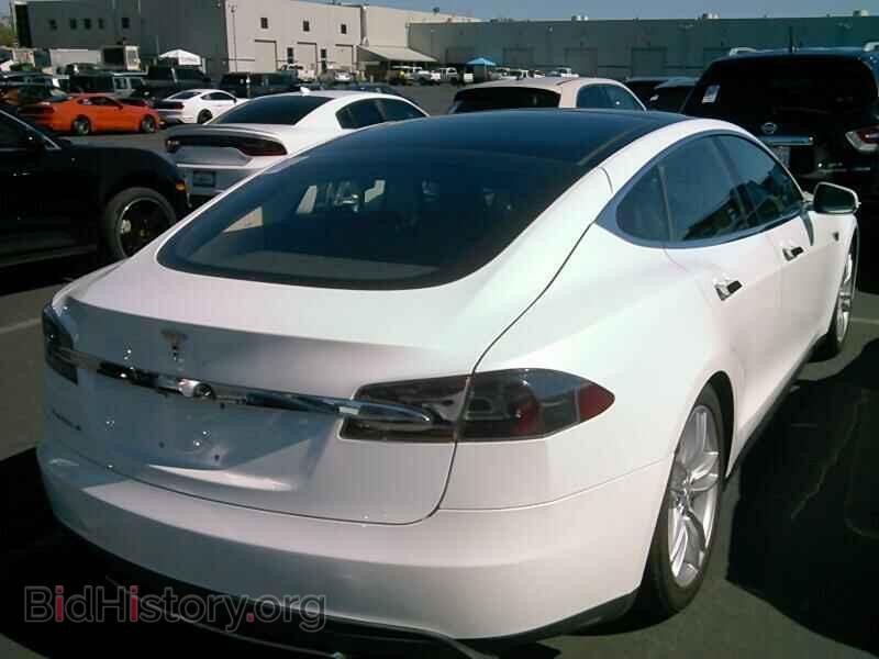 2013 Tesla Model S - VIN: 5YJSA1CG9DFP04810 - Фото 2