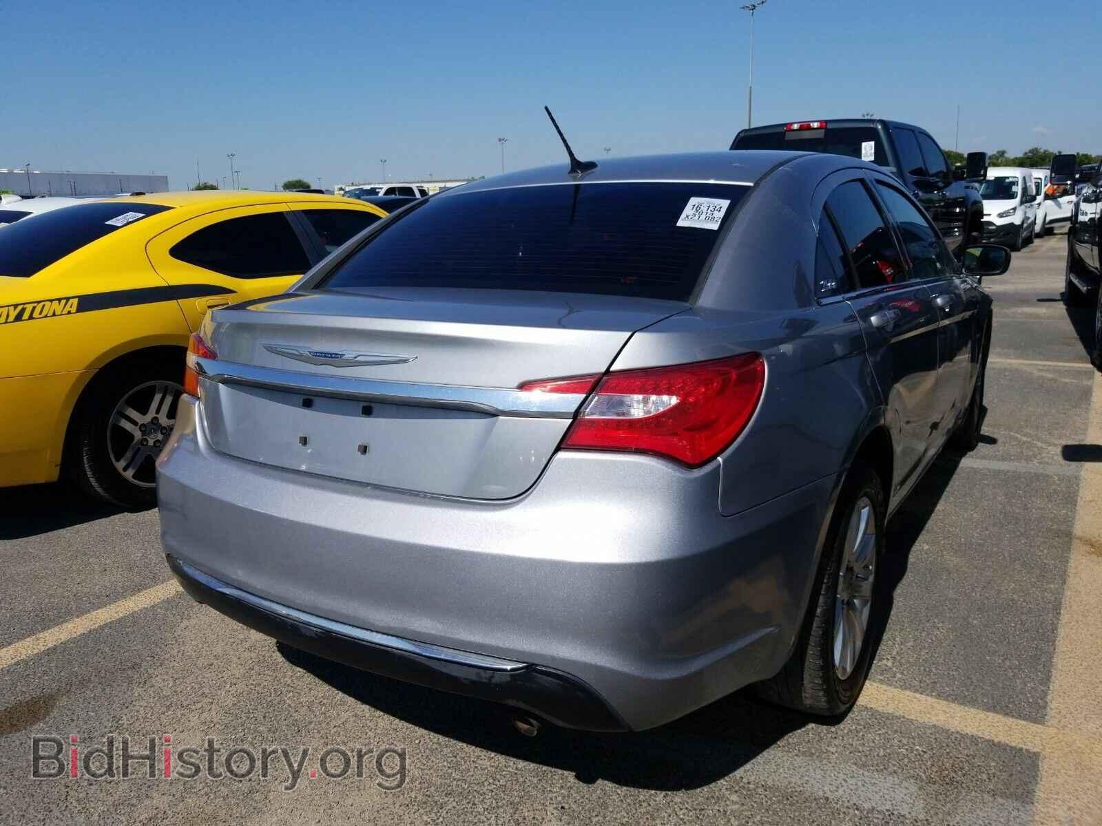 2014 Chrysler 200 - VIN: 1C3CCBBB0EN183154 - Фото 2