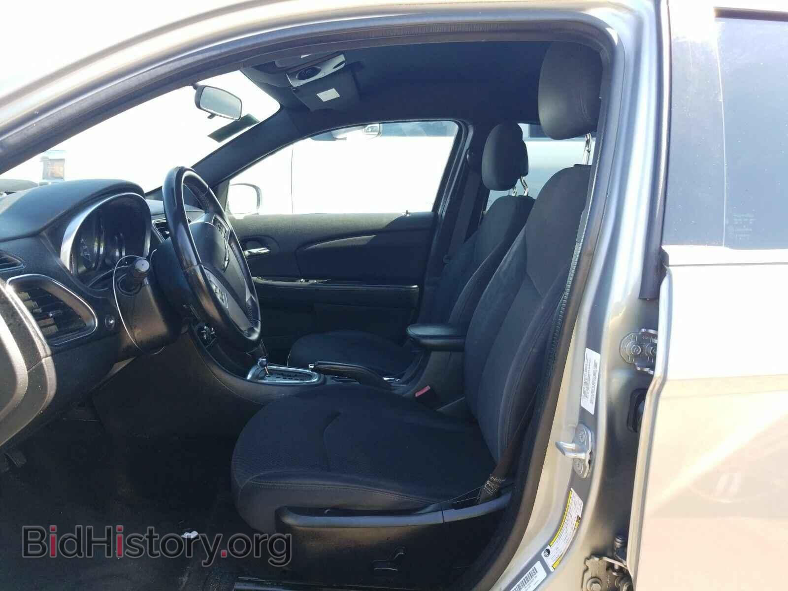 2014 Chrysler 200 - VIN: 1C3CCBBB0EN183154 - Фото 3