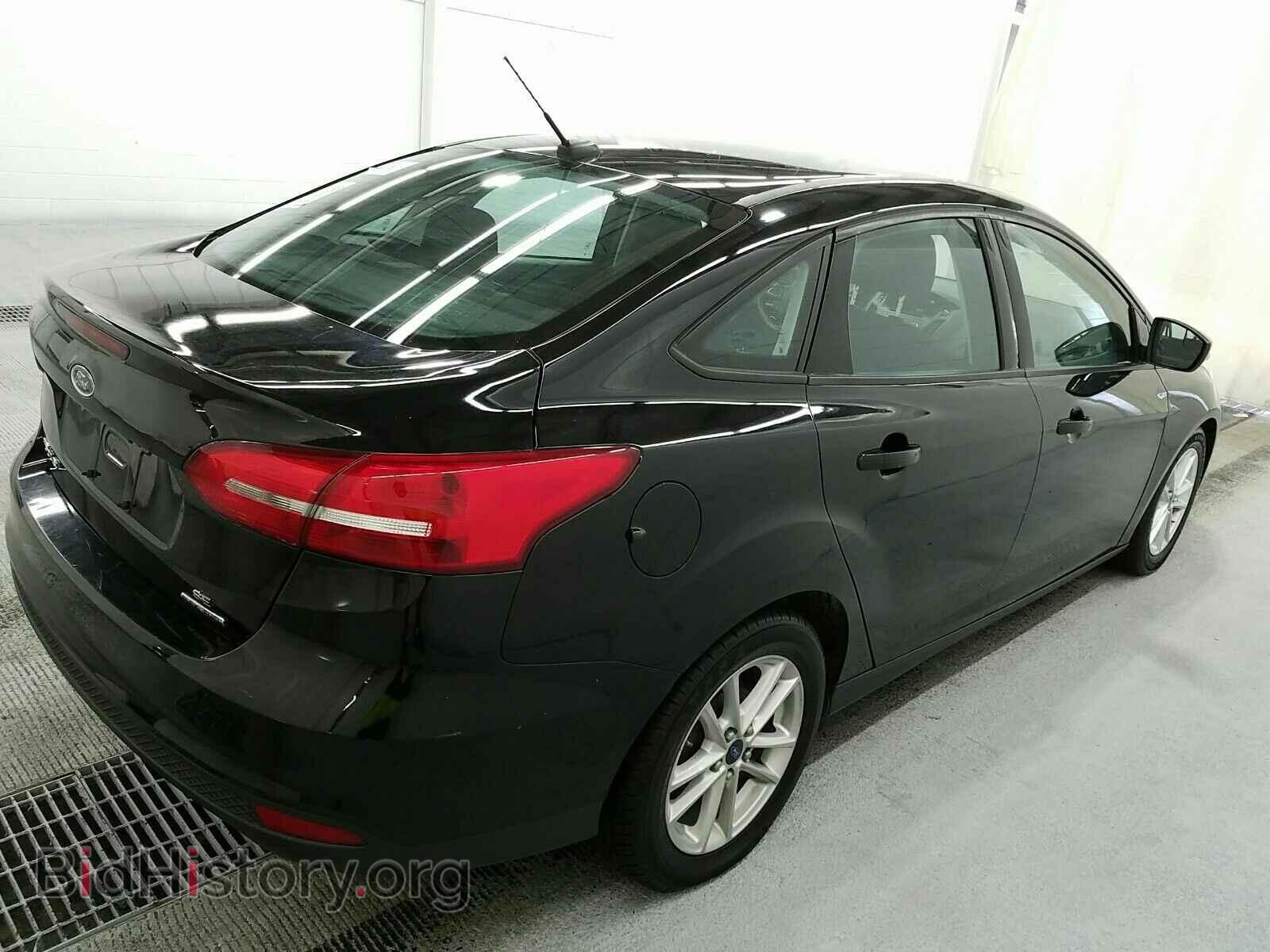 2016 Ford Focus - VIN: 1FADP3F29GL231517 - Photo 2