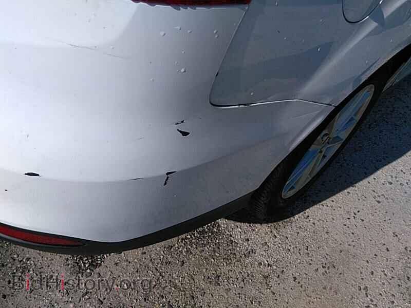 2016 Ford Focus - VIN: 1FADP3F22GL285984 - Photo 8