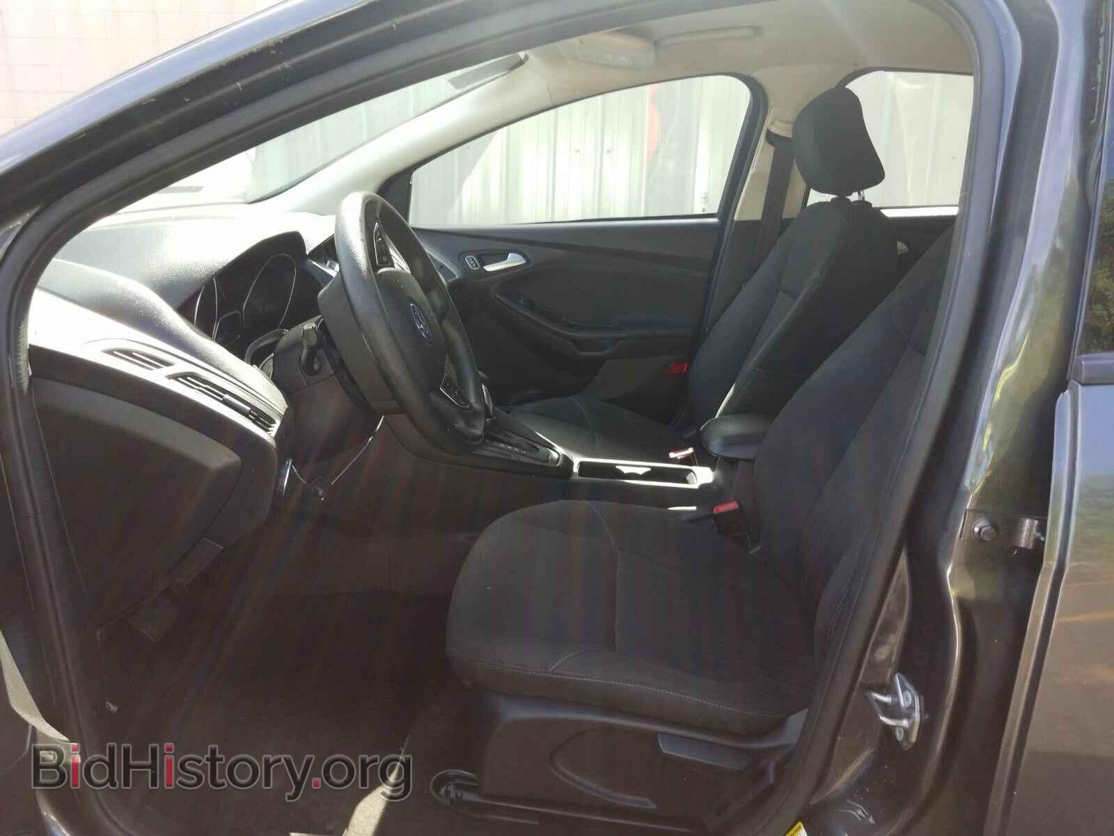 2017 Ford Focus - VIN: 1FADP3F20HL227681 - Фото 3