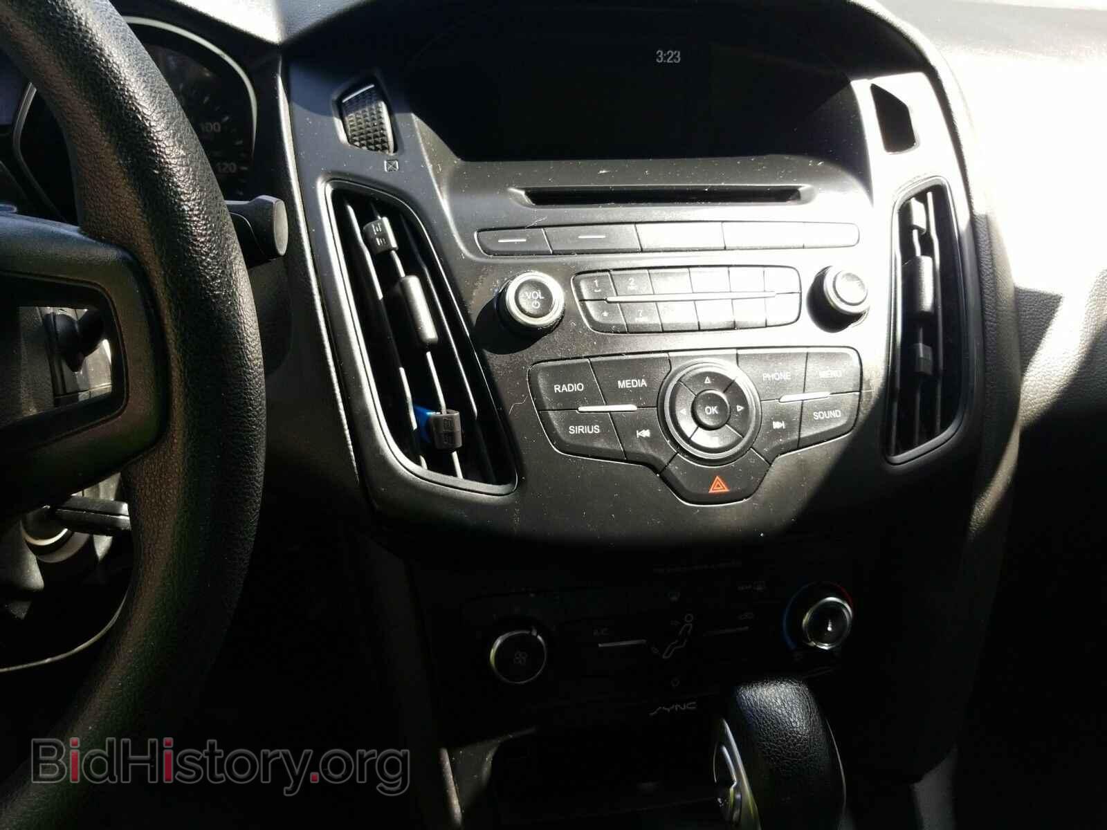 2017 Ford Focus - VIN: 1FADP3F20HL227681 - Фото 4