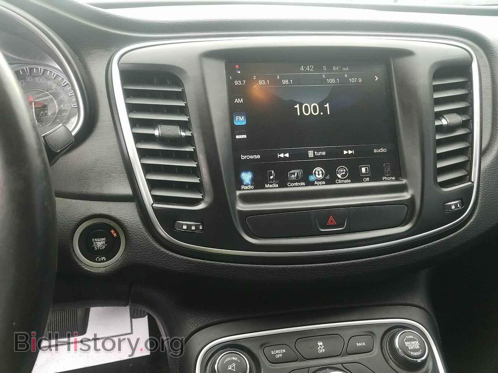 2017 Chrysler 200 - VIN: 1C3CCCAB1HN500922 - Фото 4