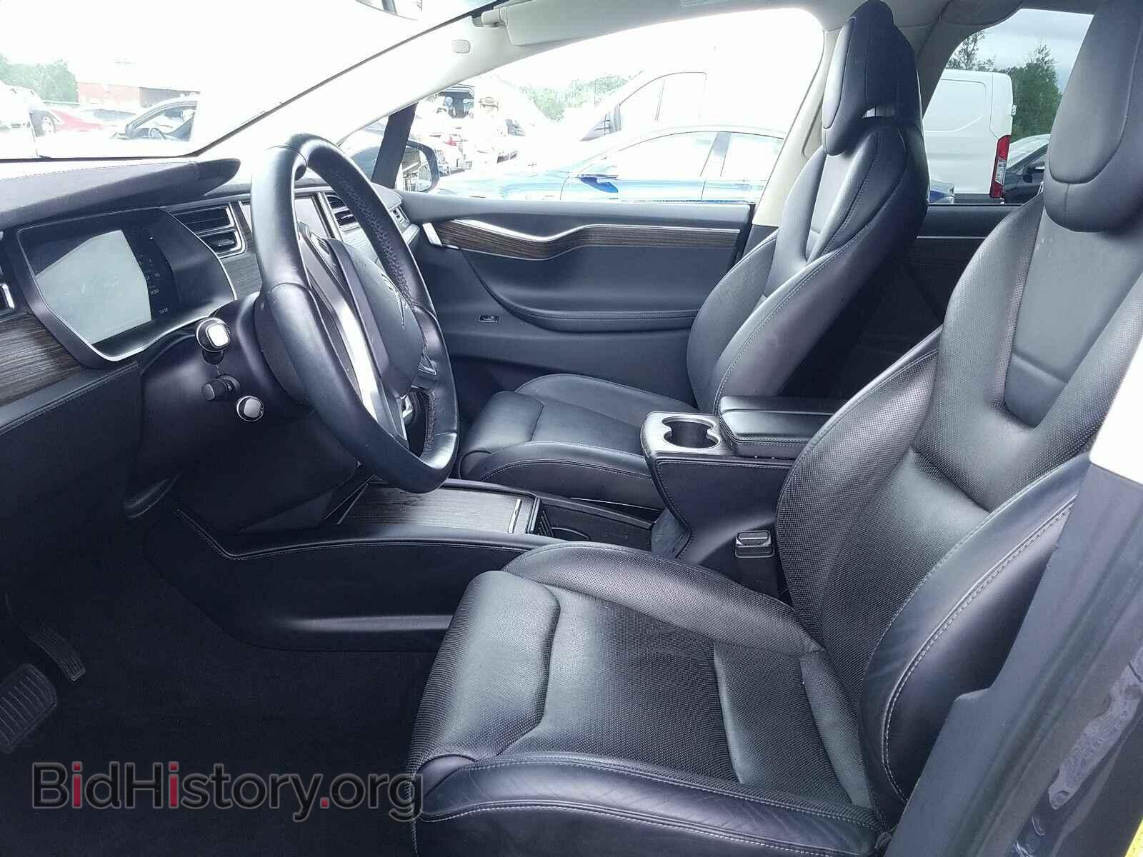 2016 Tesla Model X - VIN: 5YJXCBE2XGF005214 - Фото 3