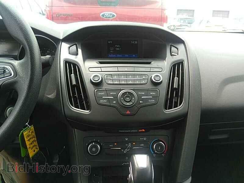 2016 Ford Focus - VIN: 1FADP3F25GL359544 - Photo 4