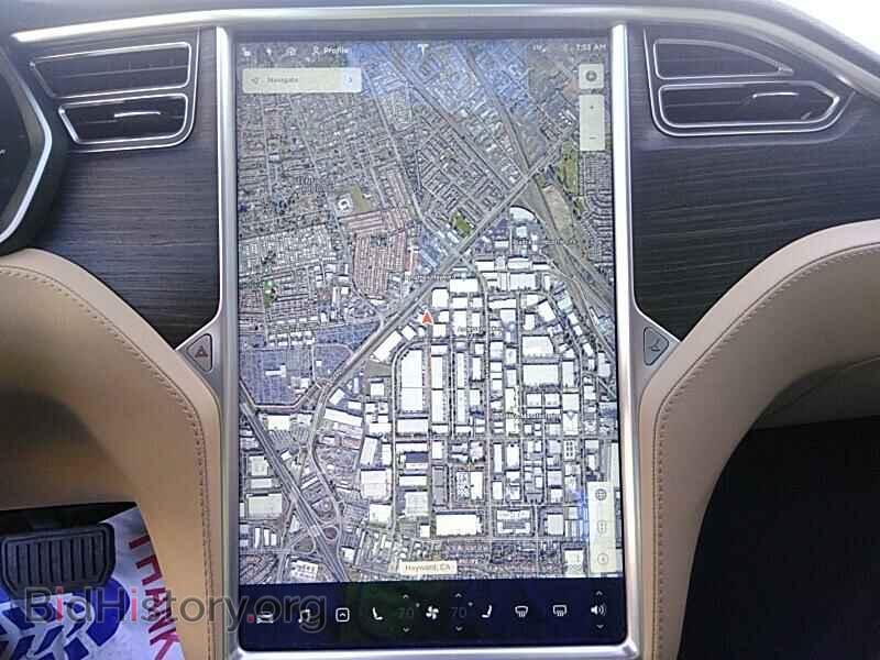 2015 Tesla Model S - VIN: 5YJSA1E26FF107828 - Photo 4
