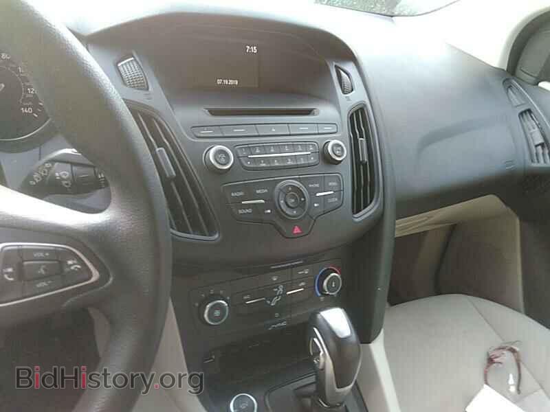 2015 Ford Focus - VIN: 1FADP3K29FL372995 - Фото 4