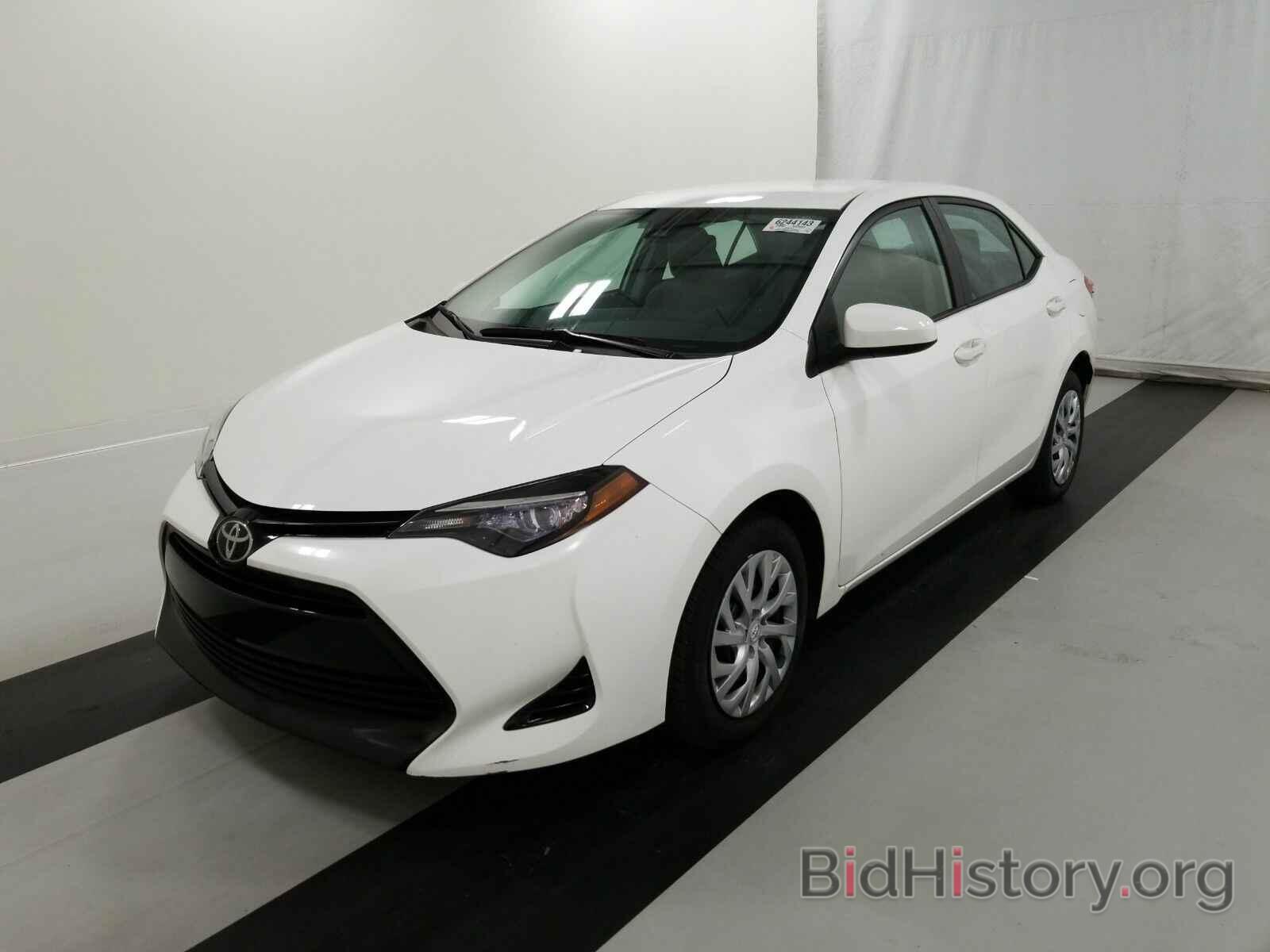 Photo 2T1BURHE5HC768866 - Toyota Corolla 2017