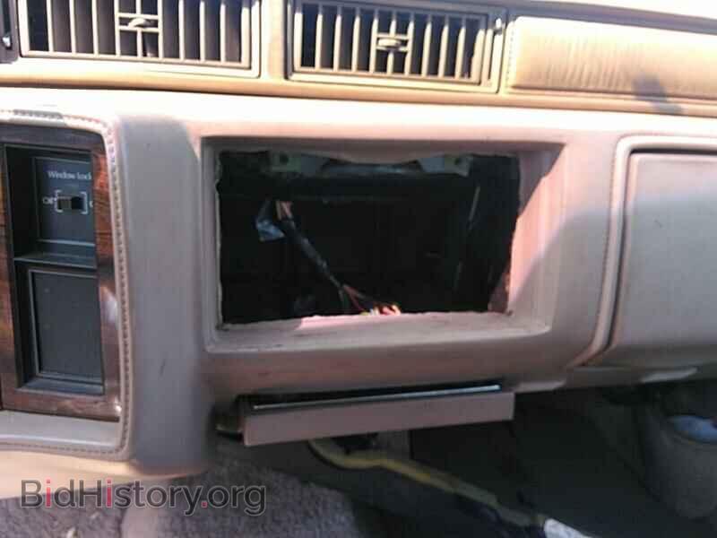 1991 Cadillac Deville - VIN: 1G6CD53B7M4224413 - Photo 4