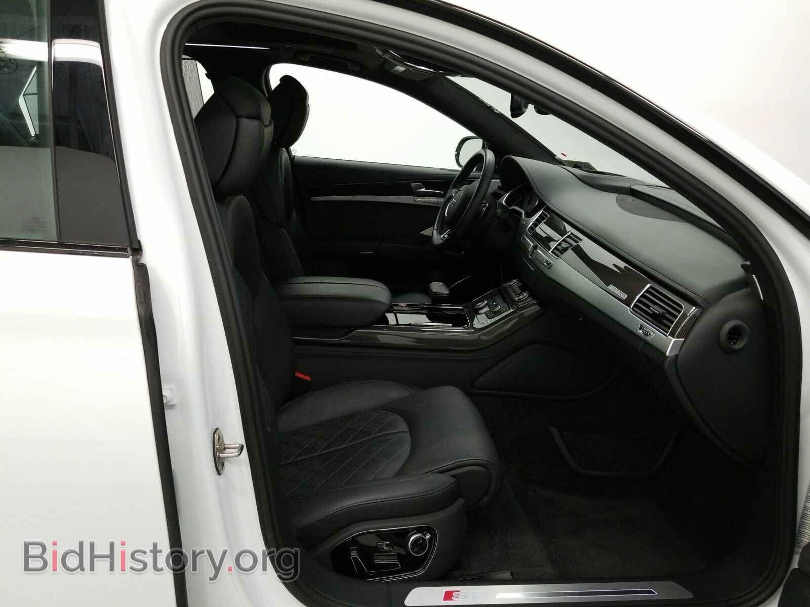 2016 Audi S8 - VIN: WUAJ5AFD0GN900290 - Photo 8