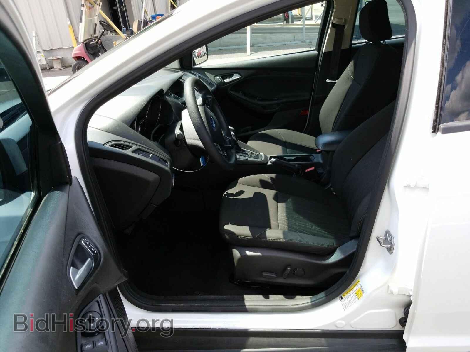 2016 Ford Focus - VIN: 1FADP3FEXGL260065 - Photo 3