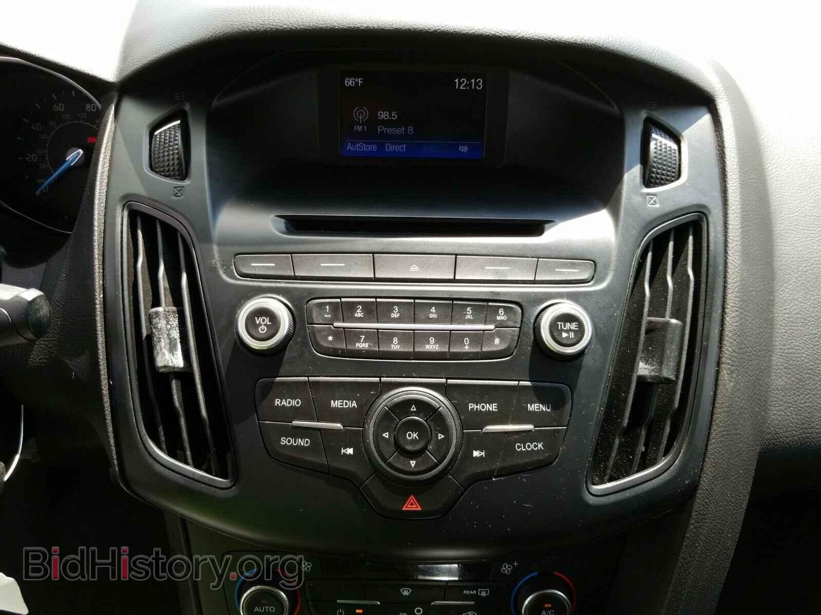 2016 Ford Focus - VIN: 1FADP3FEXGL260065 - Photo 4