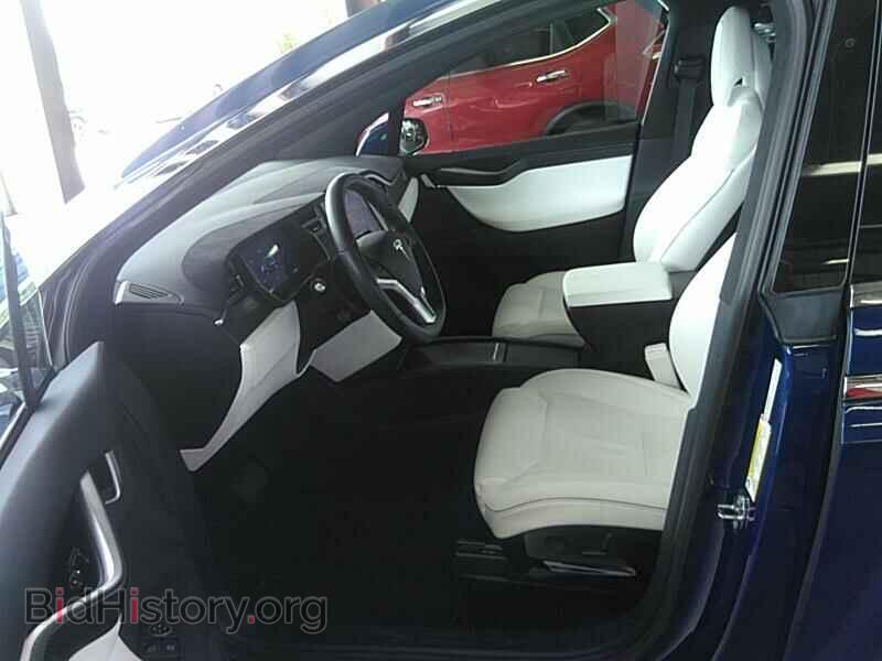 2017 Tesla Model X - VIN: 5YJXCDE28HF035616 - Photo 3