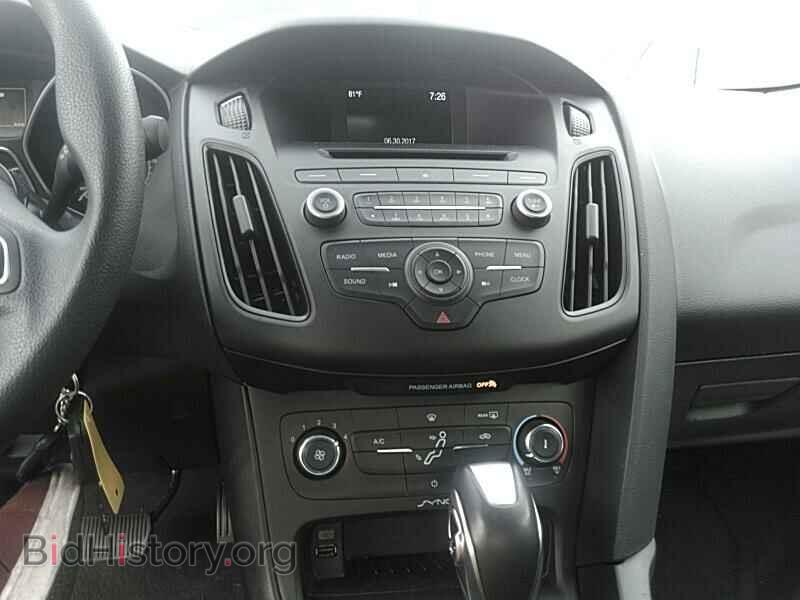 2016 Ford Focus - VIN: 1FADP3F27GL371999 - Фото 4