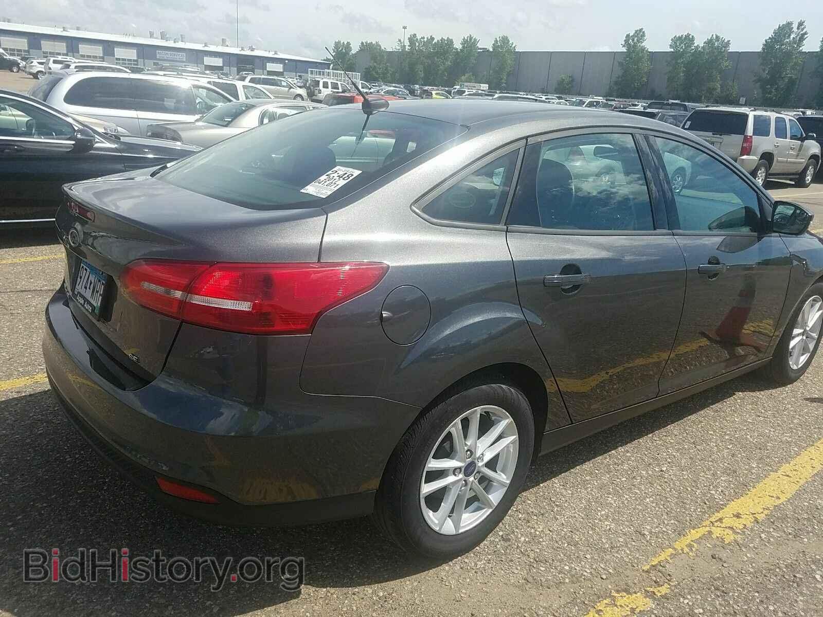2017 Ford Focus - VIN: 1FADP3F21HL219671 - Фото 2
