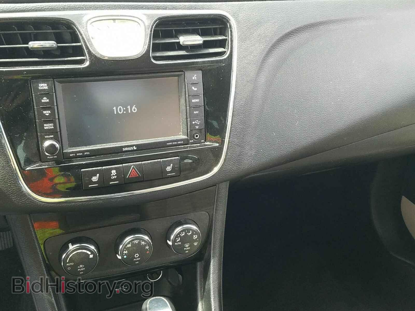 2013 Chrysler 200 - VIN: 1C3CCBCG9DN549802 - Photo 4