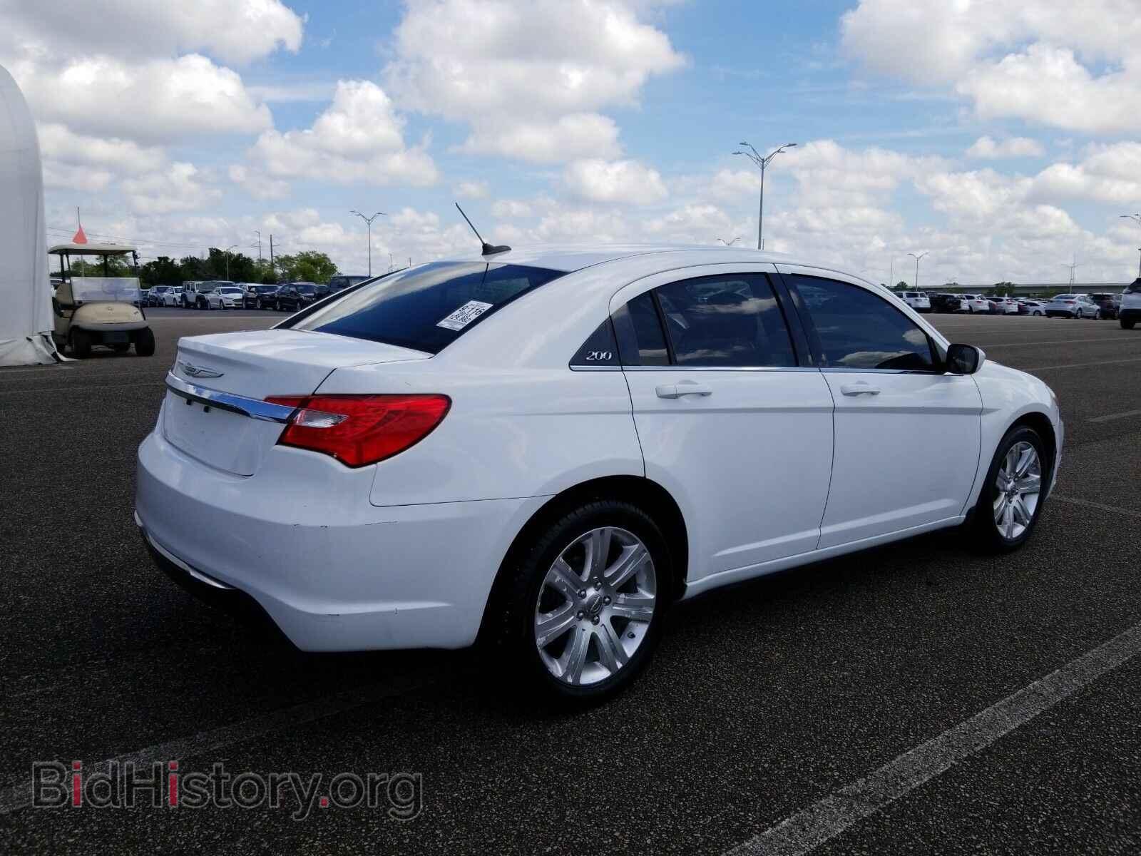 2013 Chrysler 200 - VIN: 1C3CCBAB2DN660506 - Фото 2