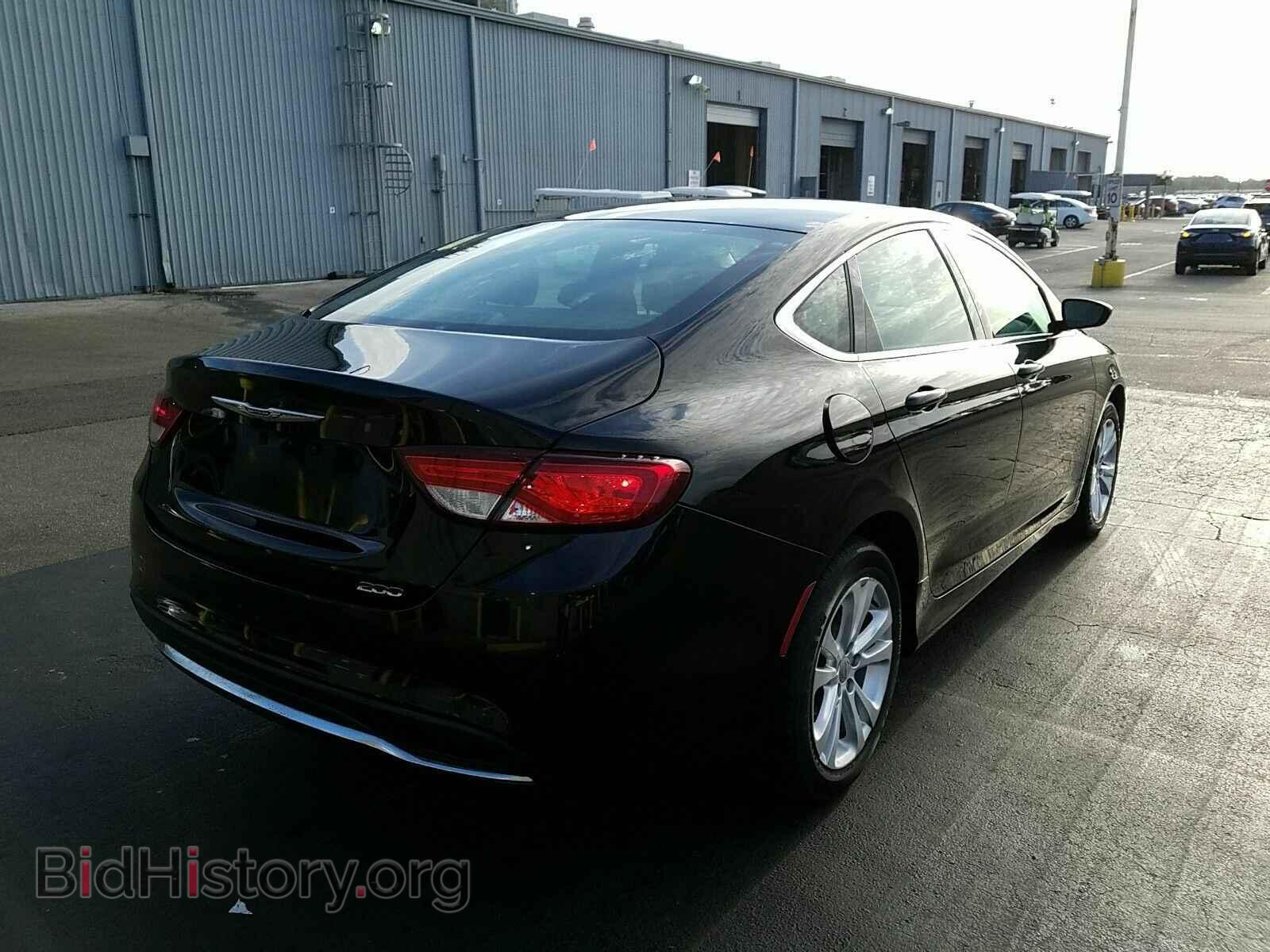 2016 Chrysler 200 - VIN: 1C3CCCAB3GN166035 - Photo 2