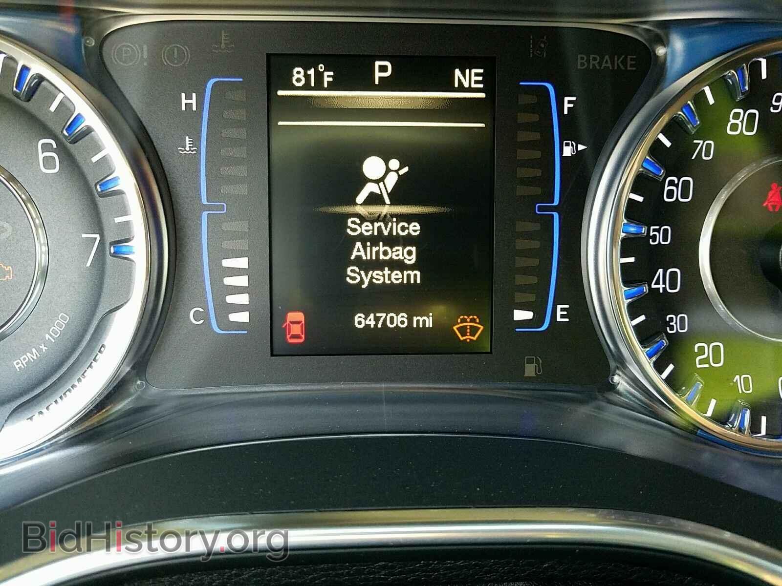 2016 Chrysler 200 - VIN: 1C3CCCAB3GN166035 - Photo 5