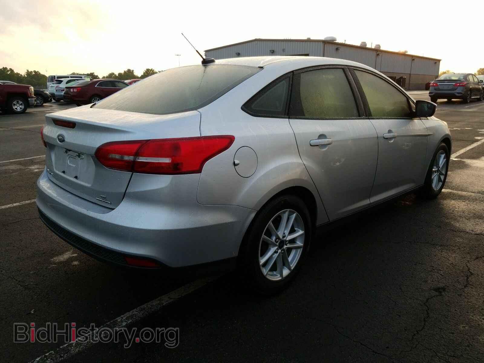 2016 Ford Focus - VIN: 1FADP3F25GL279595 - Фото 2