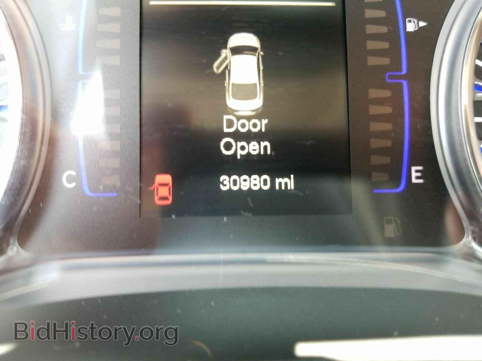 2016 Chrysler 200 - VIN: 1C3CCCAB7GN105142 - Фото 5