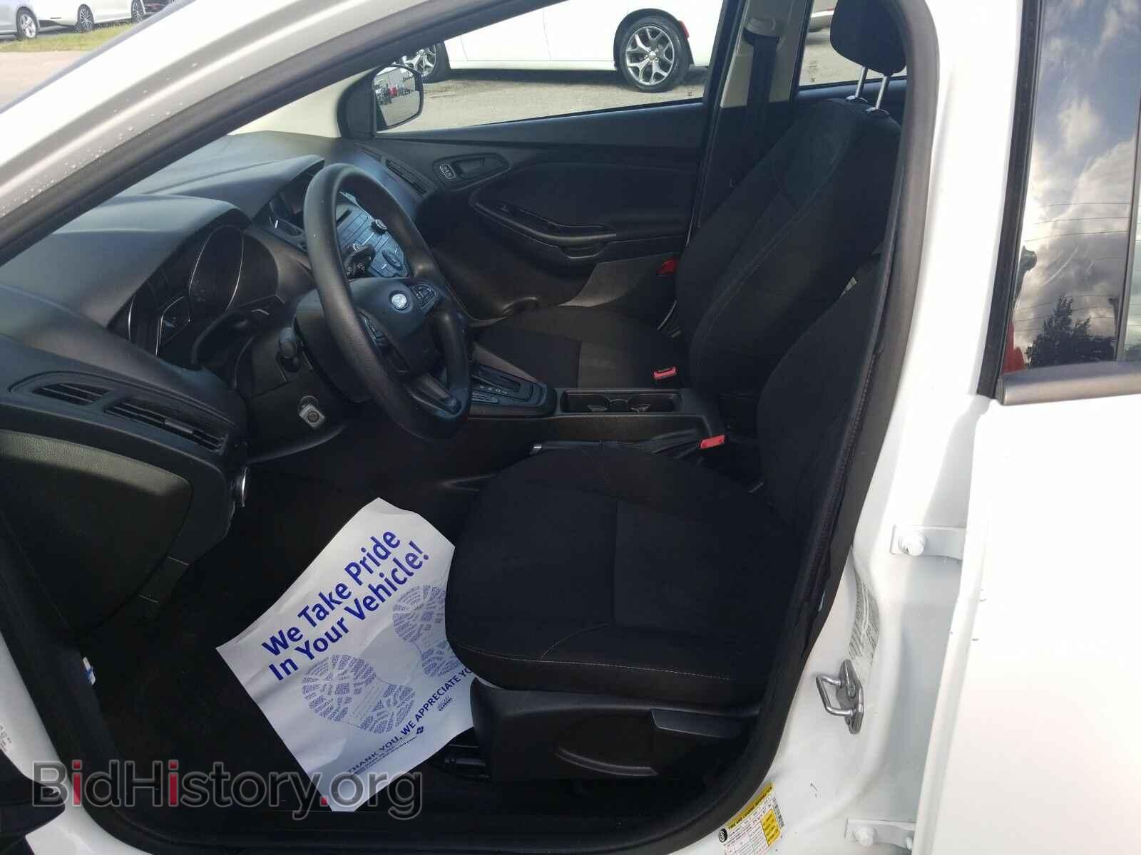 2016 Ford Focus - VIN: 1FADP3E24GL329632 - Фото 3