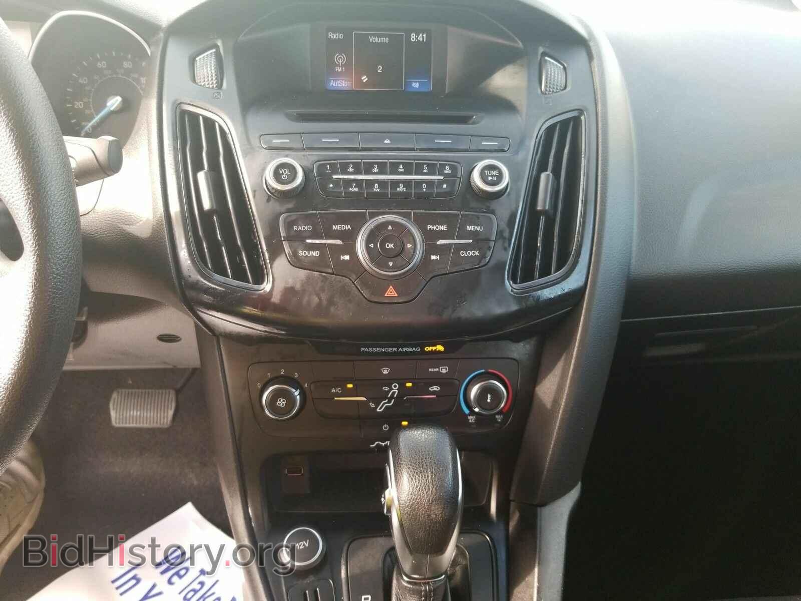 2016 Ford Focus - VIN: 1FADP3E24GL329632 - Фото 4