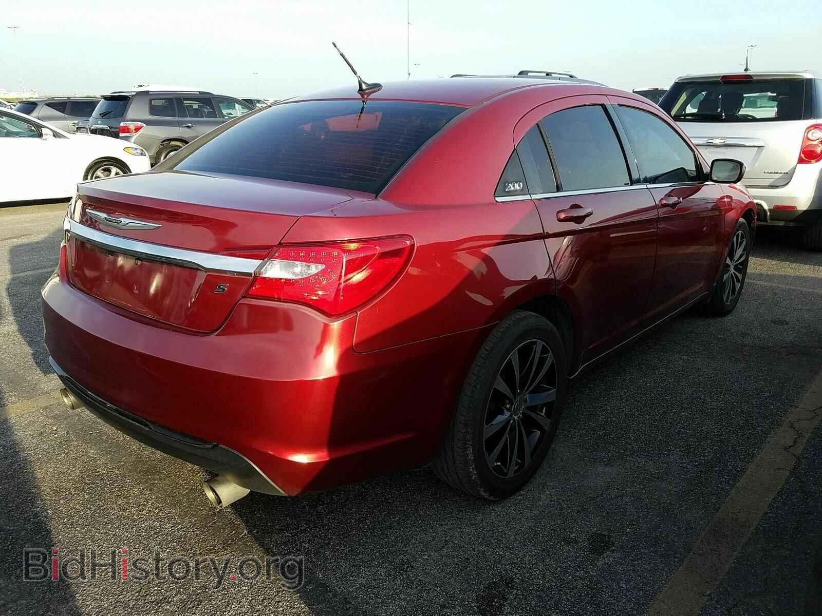 2013 Chrysler 200 - VIN: 1C3CCBBG3DN720061 - Фото 2