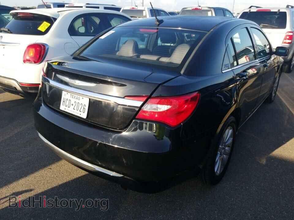 2013 Chrysler 200 - VIN: 1C3CCBBB8DN765047 - Фото 2