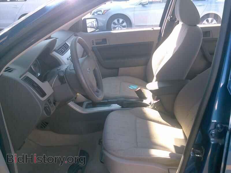 2008 Ford Focus - VIN: 1FAHP35N88W209053 - Фото 3