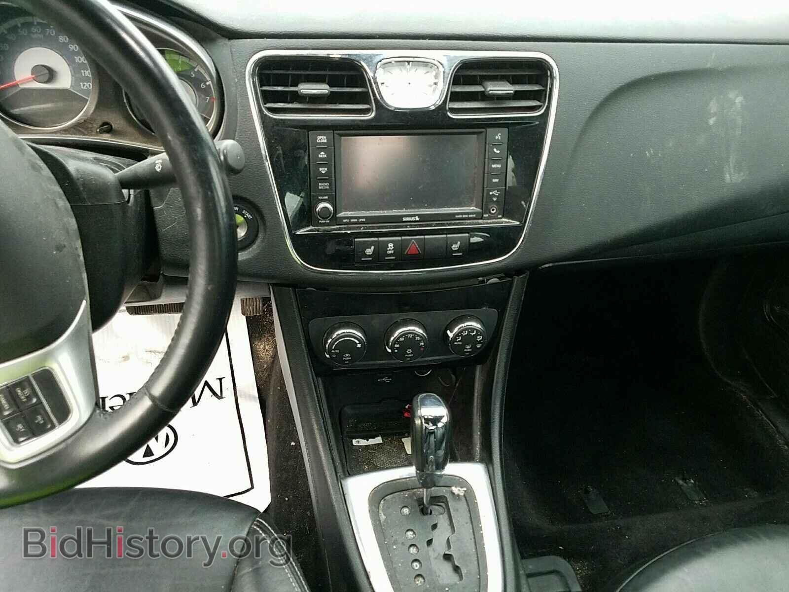 2013 Chrysler 200 - VIN: 1C3CCBCG6DN711983 - Фото 4