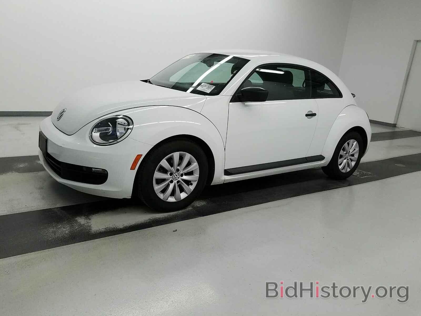 Photo 3VWF17AT6GM617173 - Volkswagen Beetle Coupe 2016