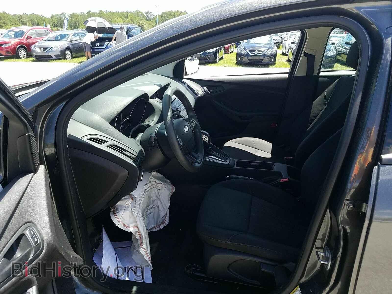 2016 Ford Focus - VIN: 1FADP3E2XGL331045 - Photo 3