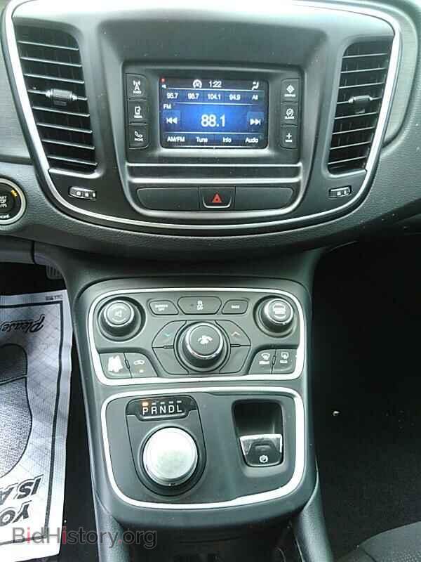 2016 Chrysler 200 - VIN: 1C3CCCAB7GN147732 - Фото 4