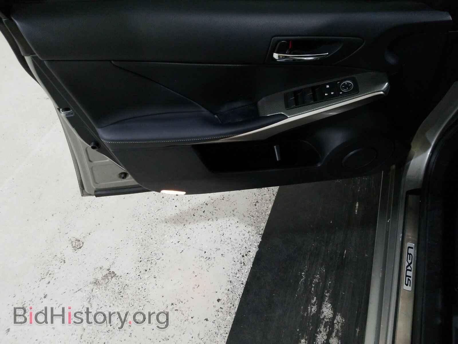 2016 Lexus IS 200t - VIN: JTHBA1D28G5032441 - Фото 9